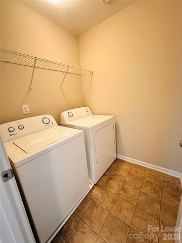 9704 Hanberry Boulevard, Charlotte, NC 28213