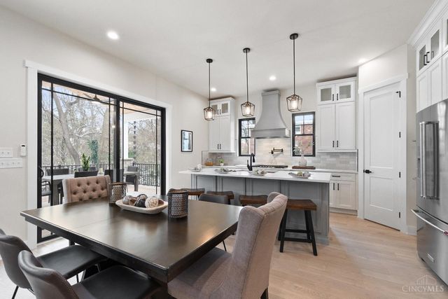 3658 Stettinius Avenue, Cincinnati, OH 45208