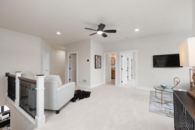 3658 Stettinius Avenue, Cincinnati, OH 45208