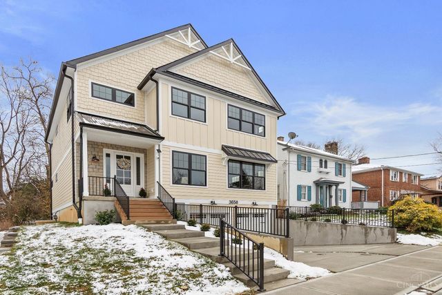 3658 Stettinius Avenue, Cincinnati, OH 45208