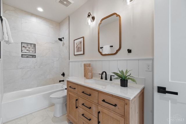 3658 Stettinius Avenue, Cincinnati, OH 45208