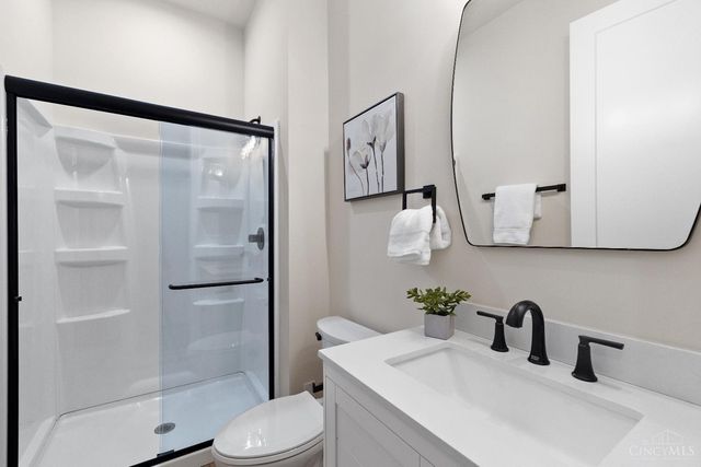 3658 Stettinius Avenue, Cincinnati, OH 45208