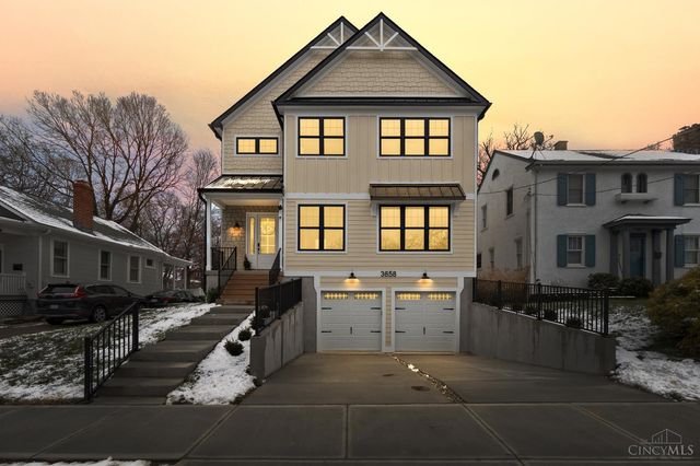 3658 Stettinius Avenue, Cincinnati, OH 45208