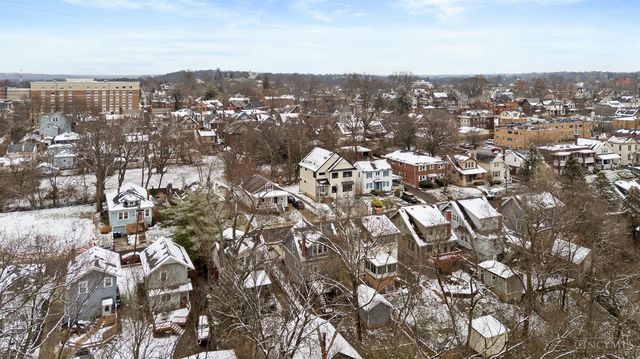 3658 Stettinius Avenue, Cincinnati, OH 45208