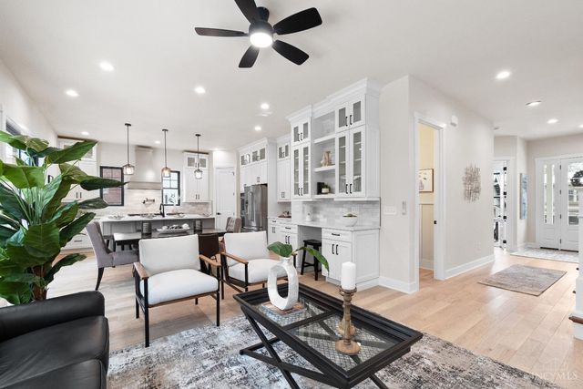 3658 Stettinius Avenue, Cincinnati, OH 45208