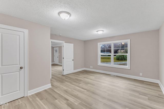 8201 Rhodes Road, Apex, NC 27539