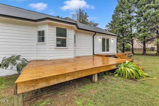 8201 Rhodes Road, Apex, NC 27539