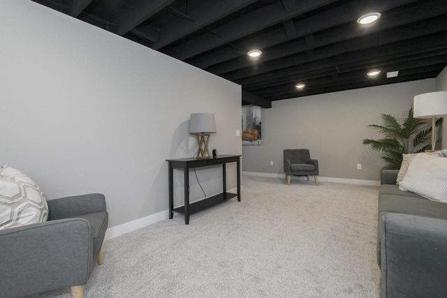 12744 W Fairmount AVENUE, Butler, WI 53007
