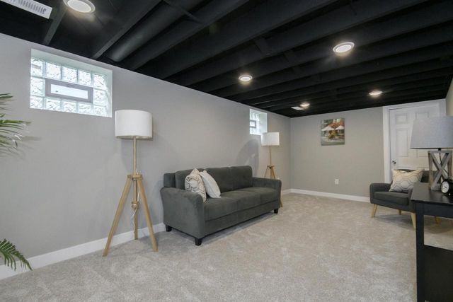 12744 W Fairmount AVENUE, Butler, WI 53007