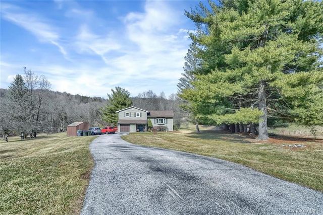 24 Emily Lane, Monroe, NY 10950