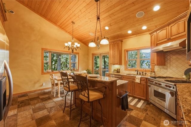 4126 Caron Road, Deming, WA 98244