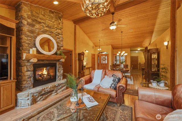 4126 Caron Road, Deming, WA 98244