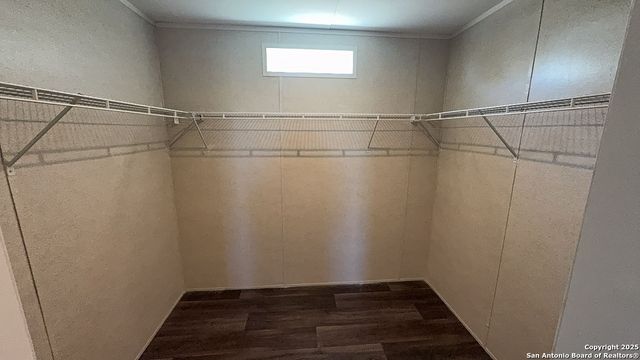 224 Forest Creek, Devine, TX 78016