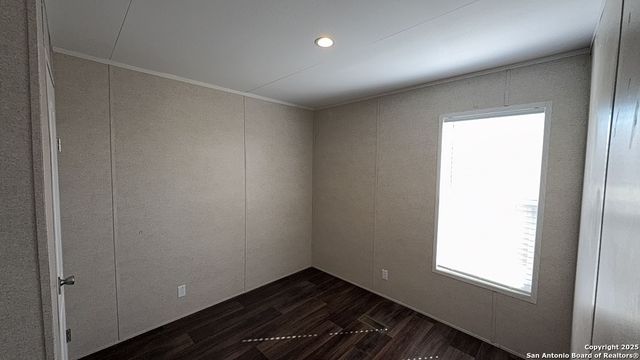 224 Forest Creek, Devine, TX 78016