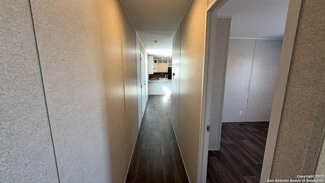 224 Forest Creek, Devine, TX 78016