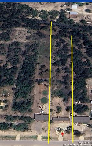 224 Forest Creek, Devine, TX 78016