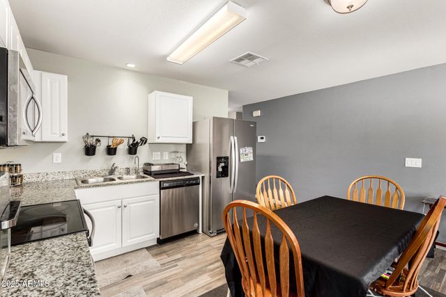 477 W HILQUIT Drive, Morristown, AZ 85342