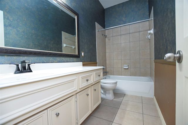 2123 Castle Gardens Lane, Katy, TX 77449