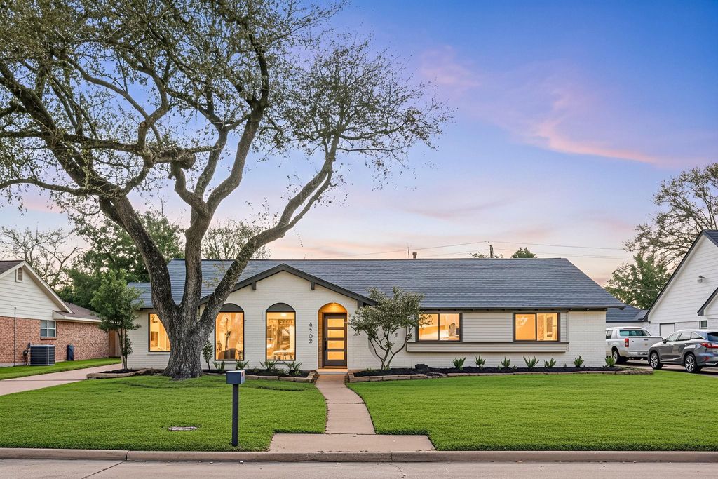 9703 Moorberry Lane, Houston, TX 77080