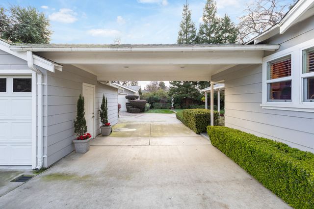 407 N Todd Street, Visalia, CA 93291