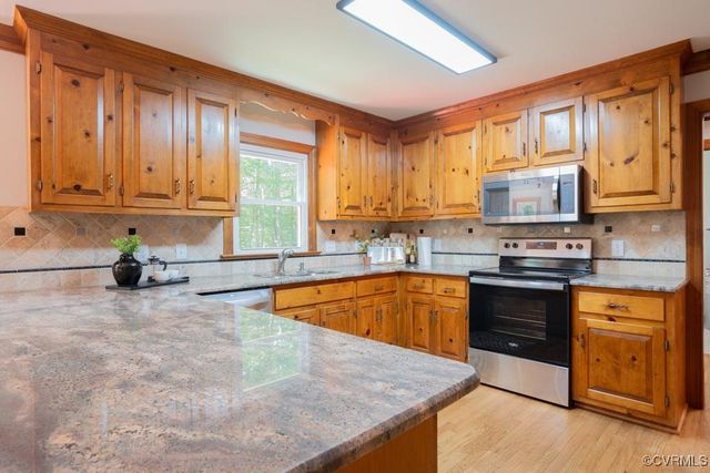 12601 W Patrick Henry Rd, Ashland, VA 23005