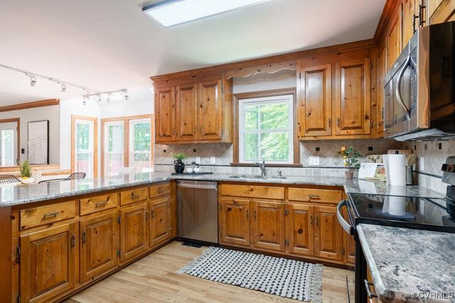 12601 W Patrick Henry Rd, Ashland, VA 23005