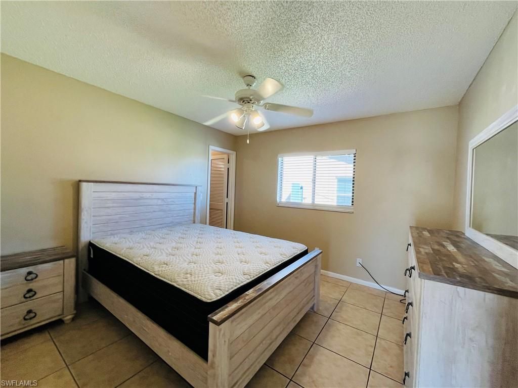Image 14 of property listing at 3019 SE 5th PL, Cape Coral, FL 33904
