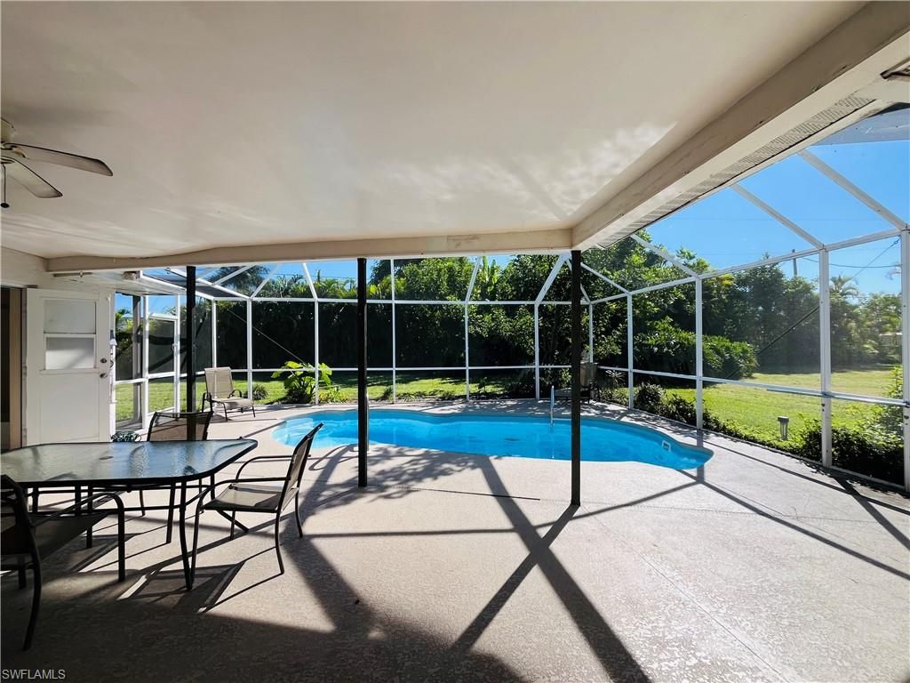 Image 20 of property listing at 3019 SE 5th PL, Cape Coral, FL 33904