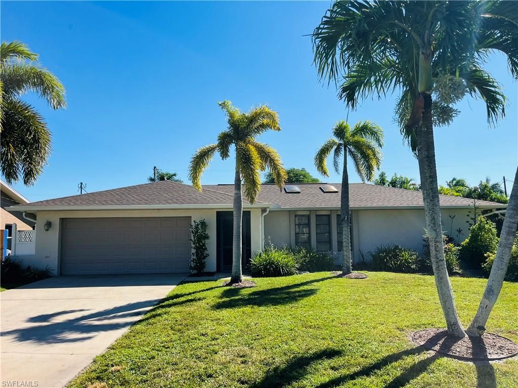 Image 27 of property listing at 3019 SE 5th PL, Cape Coral, FL 33904