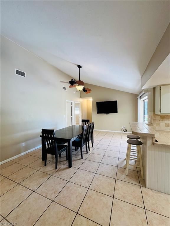 Image 8 of property listing at 3019 SE 5th PL, Cape Coral, FL 33904