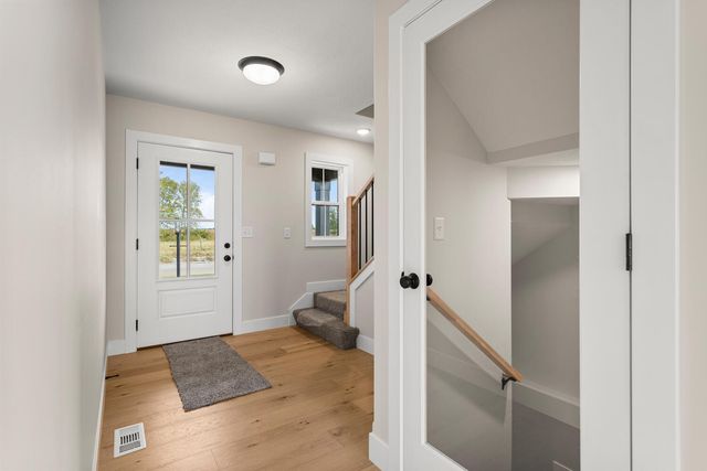 1930 Dahlia Drive, Mahomet, IL 61853