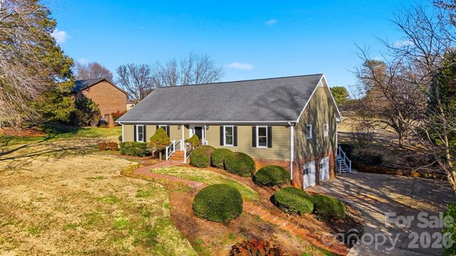 3718 Club House Drive NE, Conover, NC 28613
