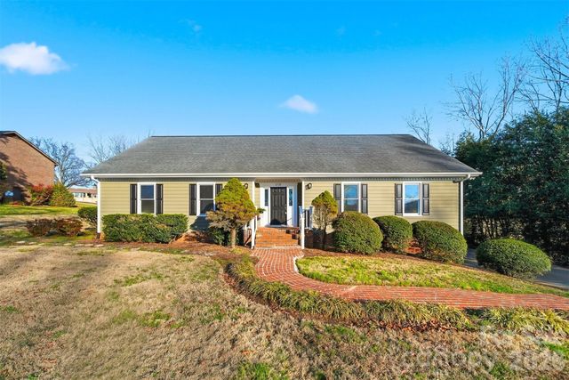 3718 Club House Drive NE, Conover, NC 28613