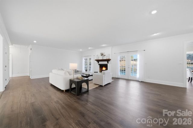 3718 Club House Drive NE, Conover, NC 28613