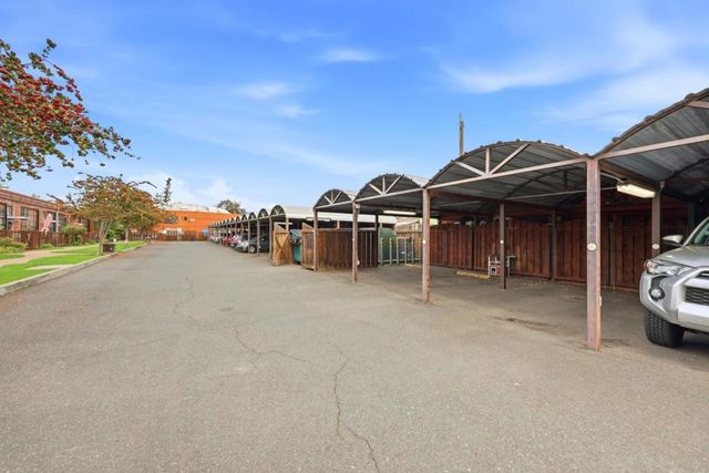 1501 37th Avenue B6, Oakland, CA 94601