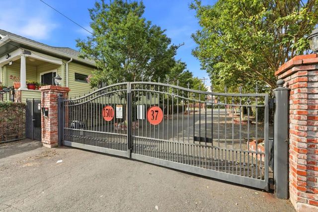 1501 37th Avenue B6, Oakland, CA 94601