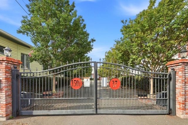 1501 37th Avenue B6, Oakland, CA 94601