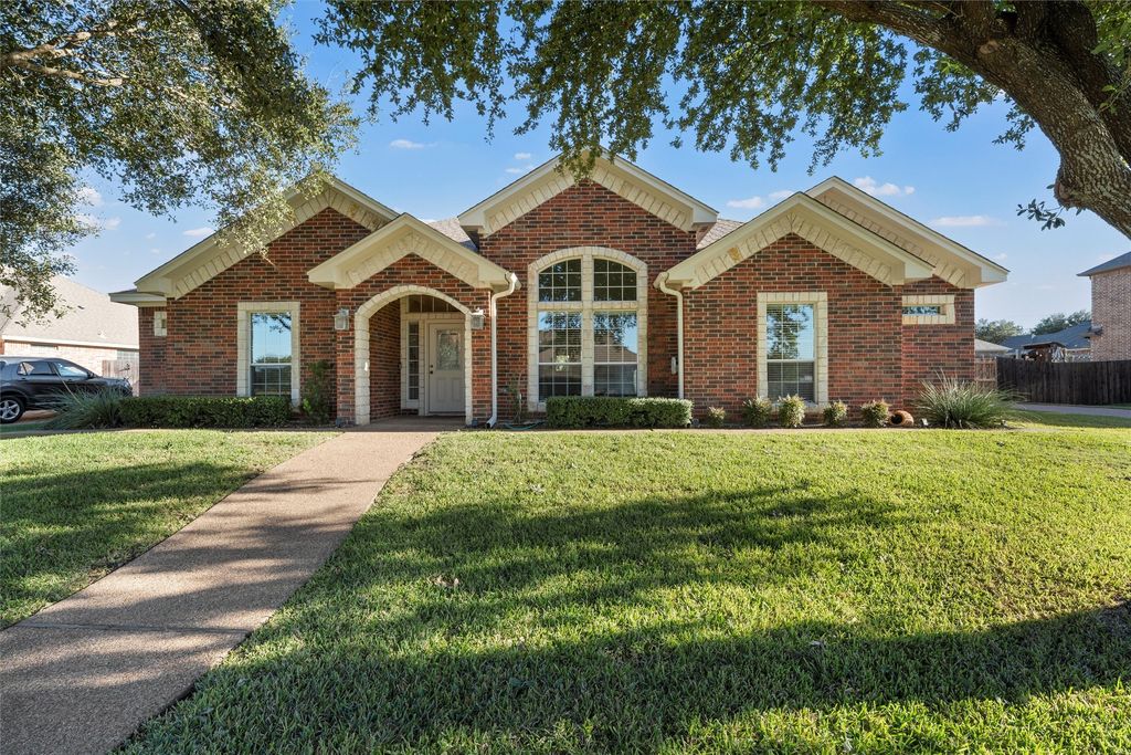 724 Wind Hill, Hewitt, TX 76643