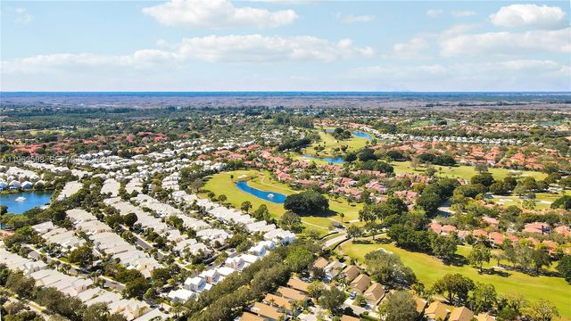 63 N Ironwood Way N, Palm Beach Gardens, FL 33418