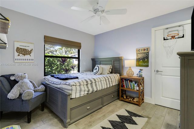 63 N Ironwood Way N, Palm Beach Gardens, FL 33418