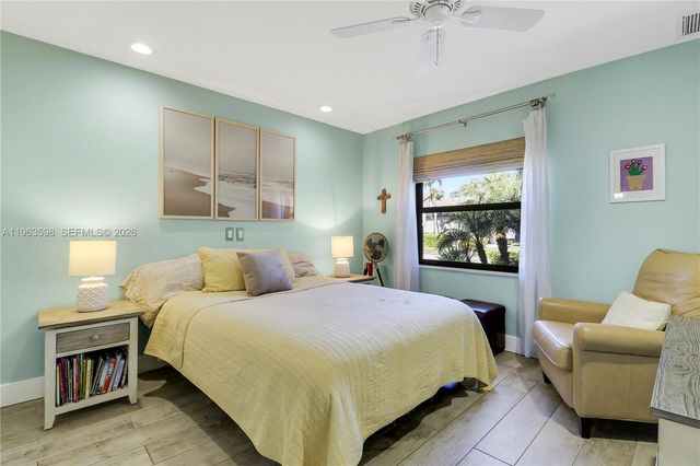 63 N Ironwood Way N, Palm Beach Gardens, FL 33418