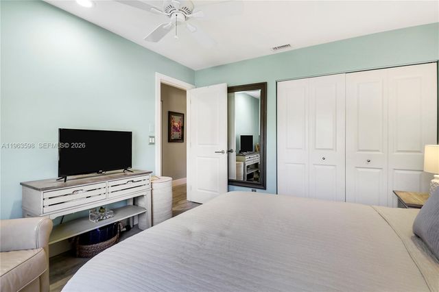 63 N Ironwood Way N, Palm Beach Gardens, FL 33418