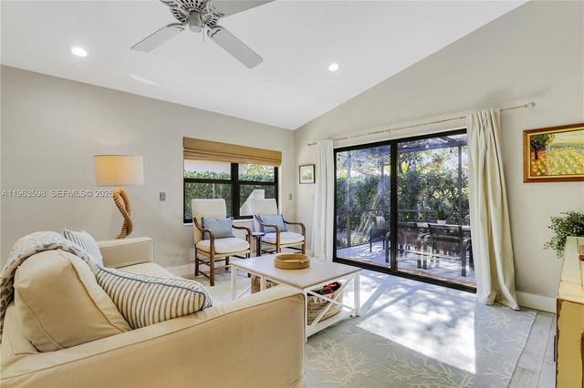 63 N Ironwood Way N, Palm Beach Gardens, FL 33418