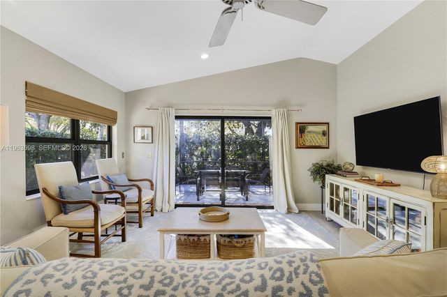 63 N Ironwood Way N, Palm Beach Gardens, FL 33418