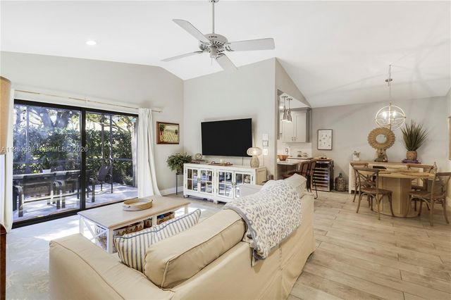 63 N Ironwood Way N, Palm Beach Gardens, FL 33418