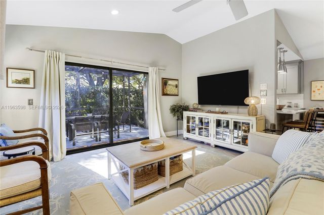 63 N Ironwood Way N, Palm Beach Gardens, FL 33418