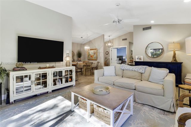 63 N Ironwood Way N, Palm Beach Gardens, FL 33418