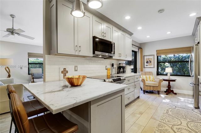 63 N Ironwood Way N, Palm Beach Gardens, FL 33418