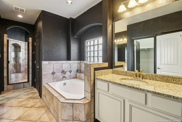 1902 Sirius Grove, San Antonio, TX 78245