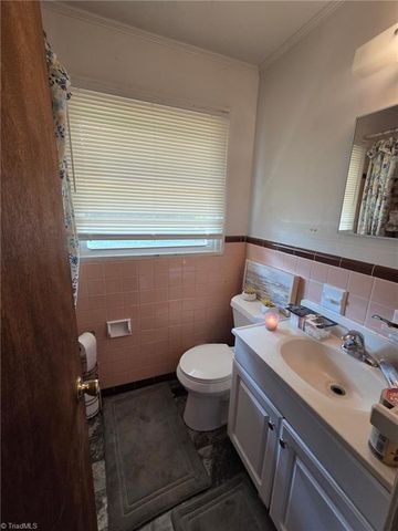 2812 Emerson Street, Winston-salem, NC 27107